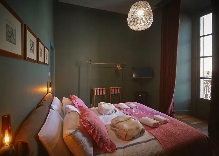 Look To Viphouse Bed & Breakfast